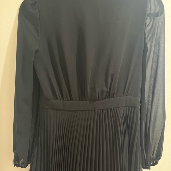 Ann Taylor Petite LBD - Picture 4 of 4